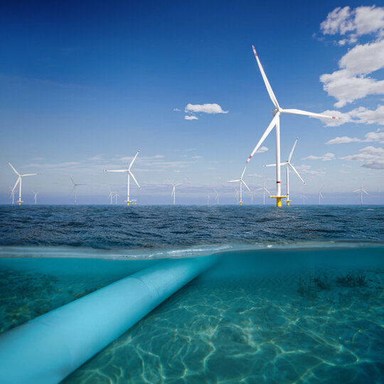 aquaductus-windpark Unterwasser-Pipeline mit Windpark über der Meeresoberfläche